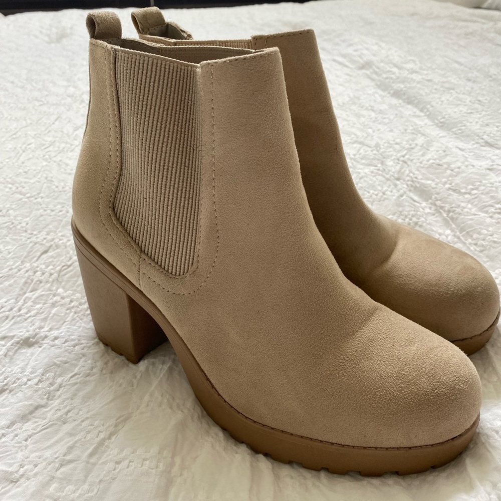 Versona Fall Booties
